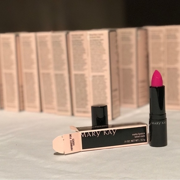 Mary Kay Other - NIB PAPARAZZI PINK Mary Kay crème lipstick